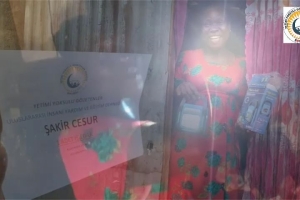 Afrika Uganda ışıldak dağıtım yapıldı 