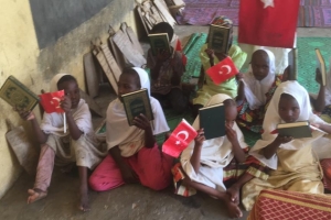 Afrika Kuran-ı kerim dağıtımı