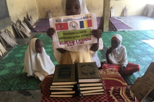 Afrika Kuran-ı kerim dağıtımı