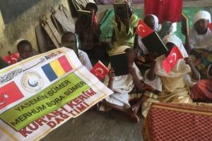 Afrika Kuran-ı kerim dağıtımı