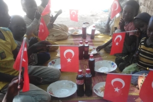 Türkiye'den Selamlar Yemek dağıtımı