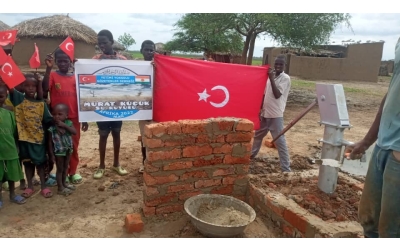 Afrika Nijer Su kuyusu etrafının yalaginin yapılması Murat Küçük sukuyusu 2022 