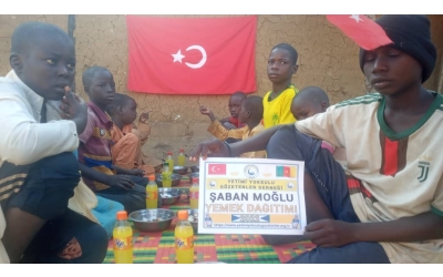 Afrika Kamerun yemek dağıtımı Kasım 2022 