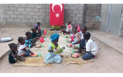 Afrika Çad yemek dağıtımlarımız devam ediyor Yetimi yoksulu gozetenler derneği 