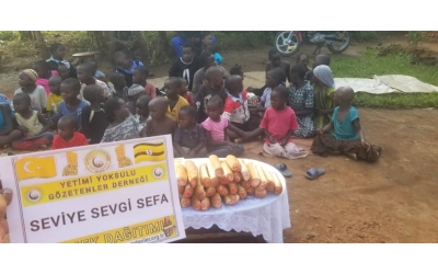 Afrika Uganda ekmek dağıtımlarımız devami ediyor