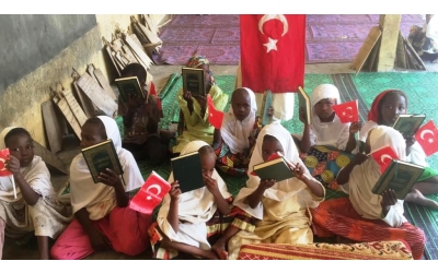 Afrika Kuran-ı kerim dağıtımı