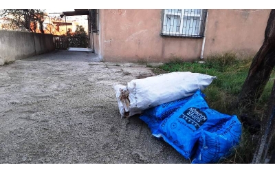 Kış yardımlarımız devam ediyor İhtiyaç sahipli ailelerimize soba odun kömür yardımında bulunduk Aralık 2022