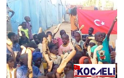 Selin vurduğu Afrika Kamerun’a ekmek dağıtımı yapıldı