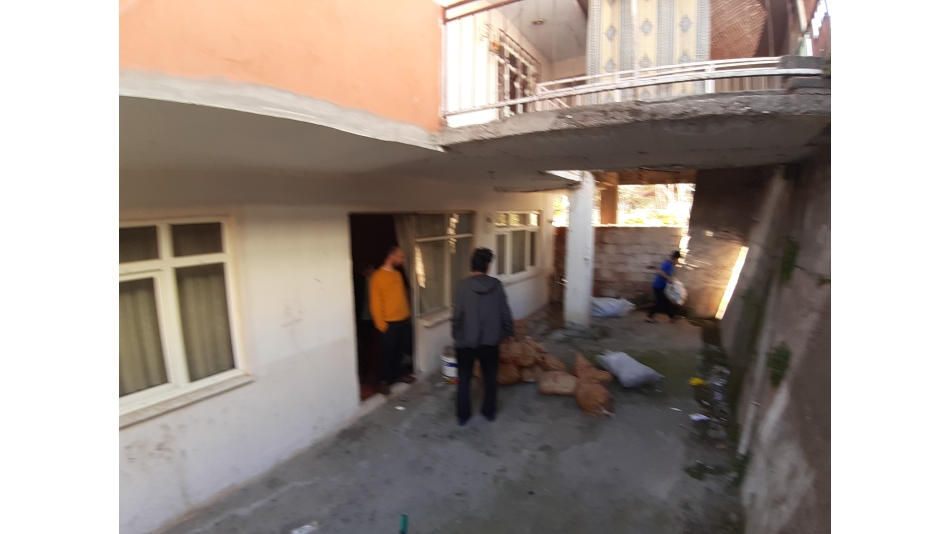 Ev eşyası yardımlarımız sürüyor