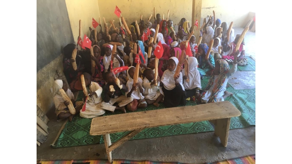 Ekmek dağıtımlarımız Afrika çad bölgesinde devam ediyor