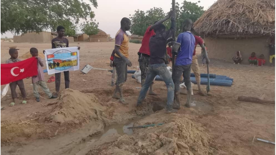 Afrika Kamerun şehit Mehmetçikler su kuyusu çalışmaları devam ediyor 2022