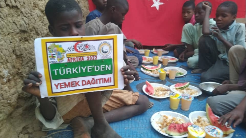 Dünyanın 2.en Fakir ülkesi Afrika Orta Afrika Cumhuriyeti yemek dağıtımı 20 Görsel
