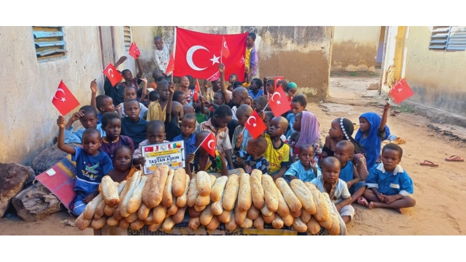 Afrika BENİN Ekmek Dağıtımlarımız devam ediyor Ağustos 2022 
