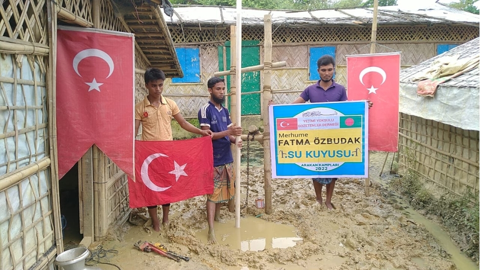 Arakan kampları Merhume FATMA Õzbudak su kuyusu sondaj ve suyun bulunması kuyu taşı yapilmasi