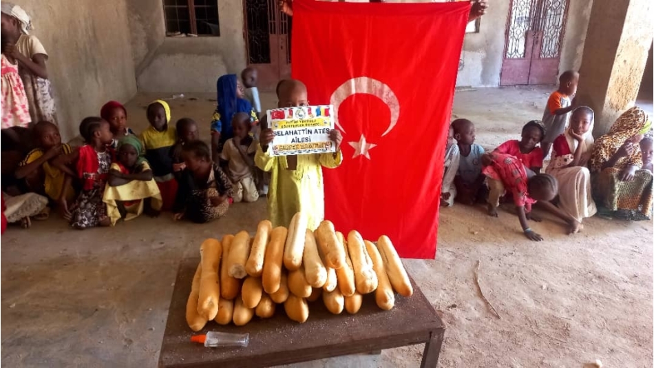 Ekmek Dağıtımlarımız Afrika Çad bölgesinde devam ediyor