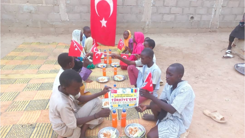 Çad ülkesinde yemek dağıtımı yapıldı Kasım 2022