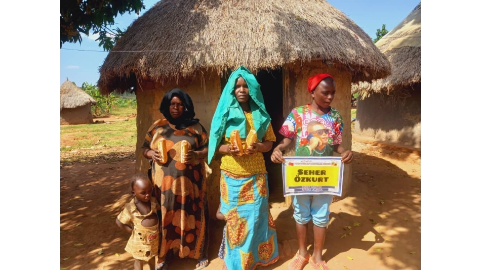 Uganda Kamerun ekmek dağıtımı 