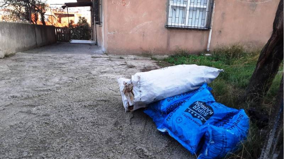 Kış yardımlarımız devam ediyor İhtiyaç sahipli ailelerimize soba odun kömür yardımında bulunduk Aralık 2022